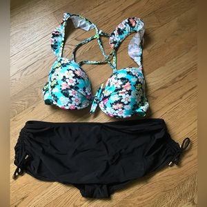 Black skirted swim bottom (L) with a fun bright flowered top (D/DD) EUC